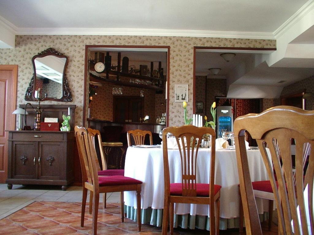 Hotel Regius Opole Buitenkant foto
