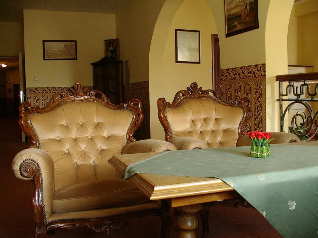 Hotel Regius Opole Buitenkant foto