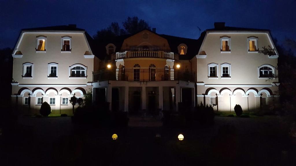 Hotel Regius Opole Buitenkant foto
